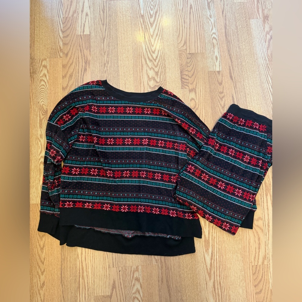Secret Treasures Red and Black Festive Pajama Set Size 3XL
